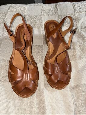 Clarks Women's Brown Leather Slingback Sandals